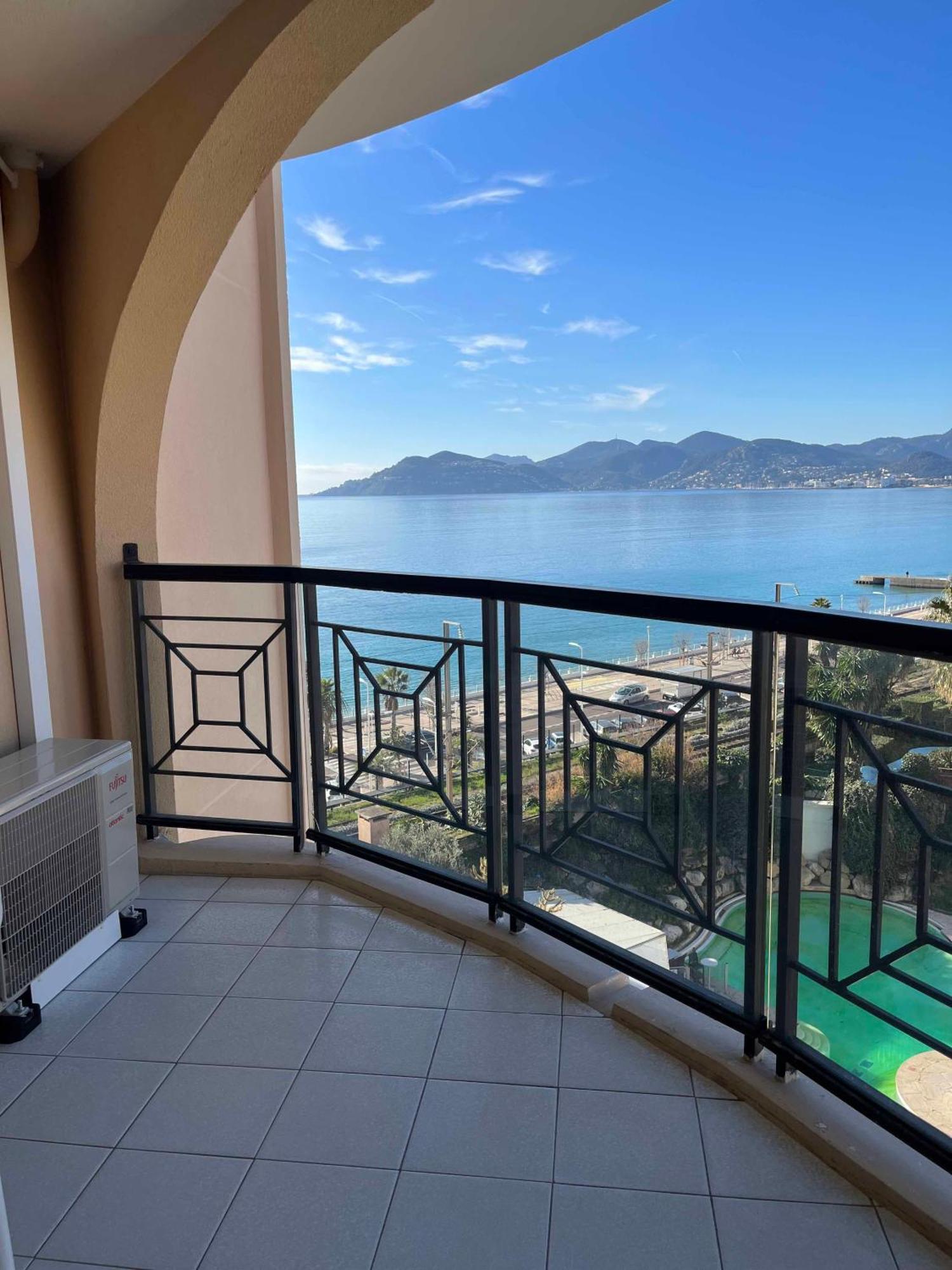 Cannes Apartment With Sea View, Aircondition And Parking Екстериор снимка